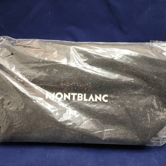 NWT Men's Montblanc Parfums Gray expandable Toiletry Pouch - Picture 3 of 3